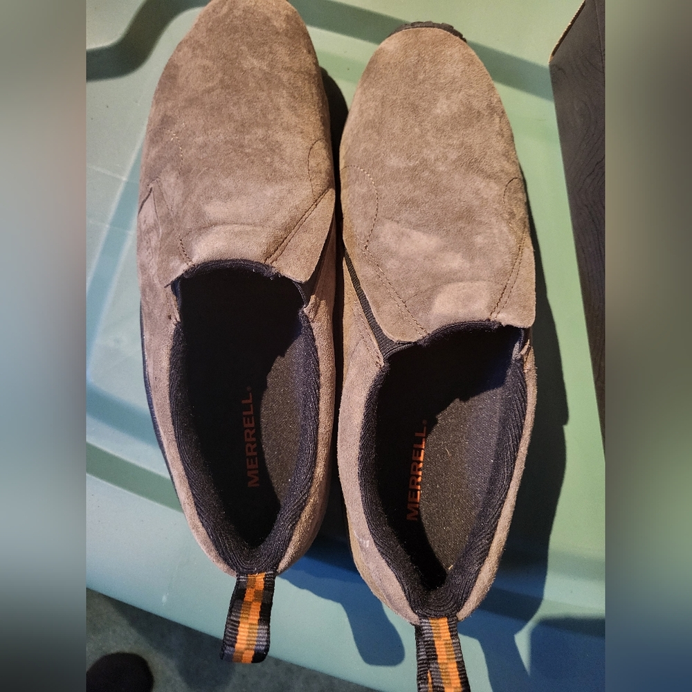 Brand new never worn Mens Merrells slip on